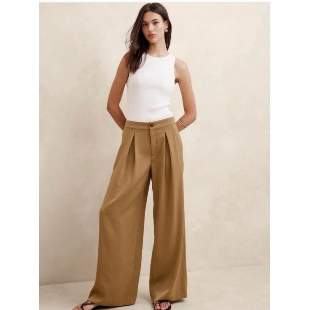 Banana Republic Women's Sz 6 Wide-Leg Trousers in Khaki Brown Pleated Dress Pant